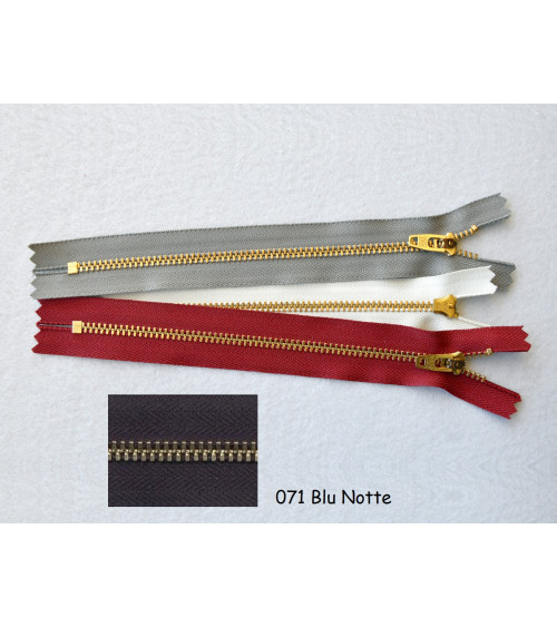0044418-071 YKK Lampo M4 Ott. cm.18
